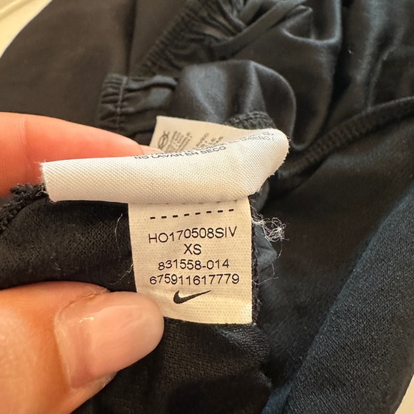 Nike Women’s tempo shorts black - Picture 4 of 4